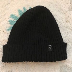 Lululemon women’s hat.